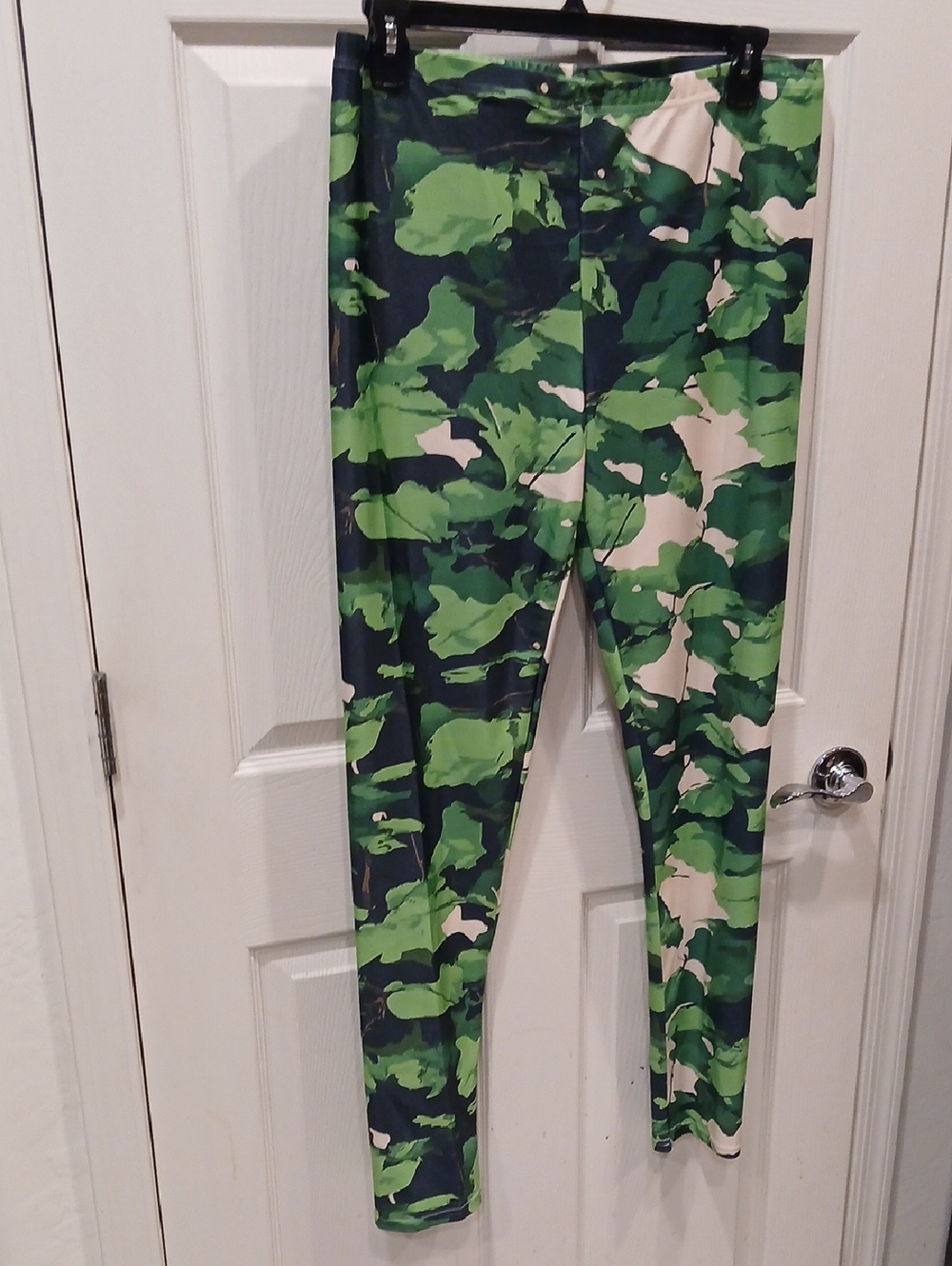 Green Camouflage Print Leggings - Women